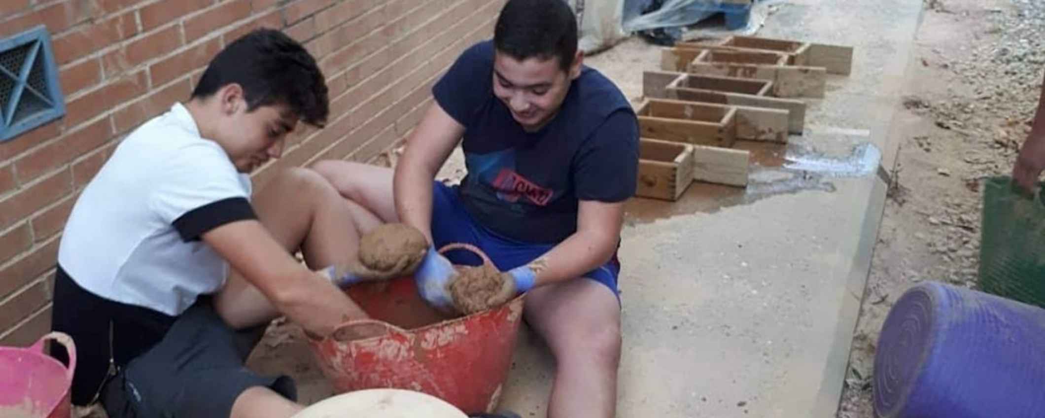 Bioconstrucción en el huerto escolar